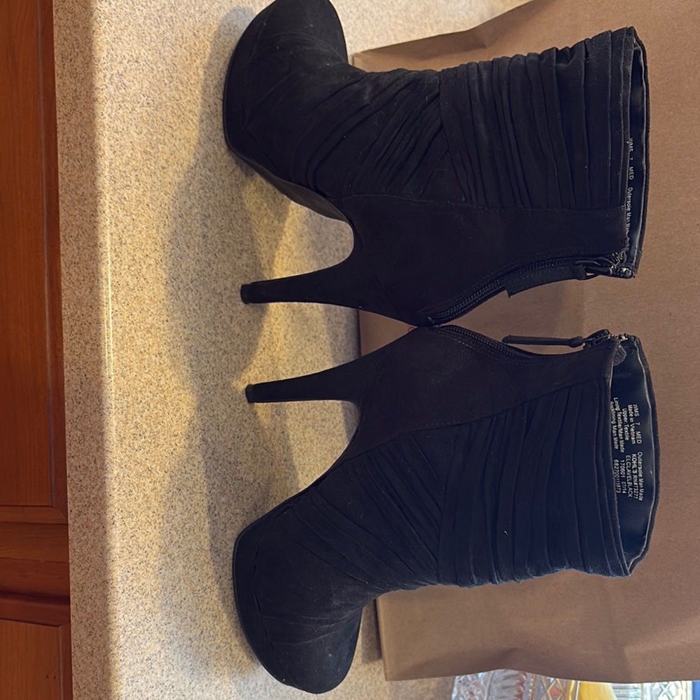 Elle Black Heeled Boots with Stiletto Heel